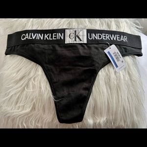 Calvin Klein Women’s thong Underwear